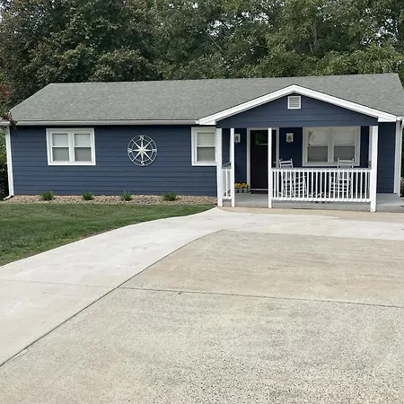 Lake Norman Experiences Waterfront Cottage With Boat Rental And Private Bar